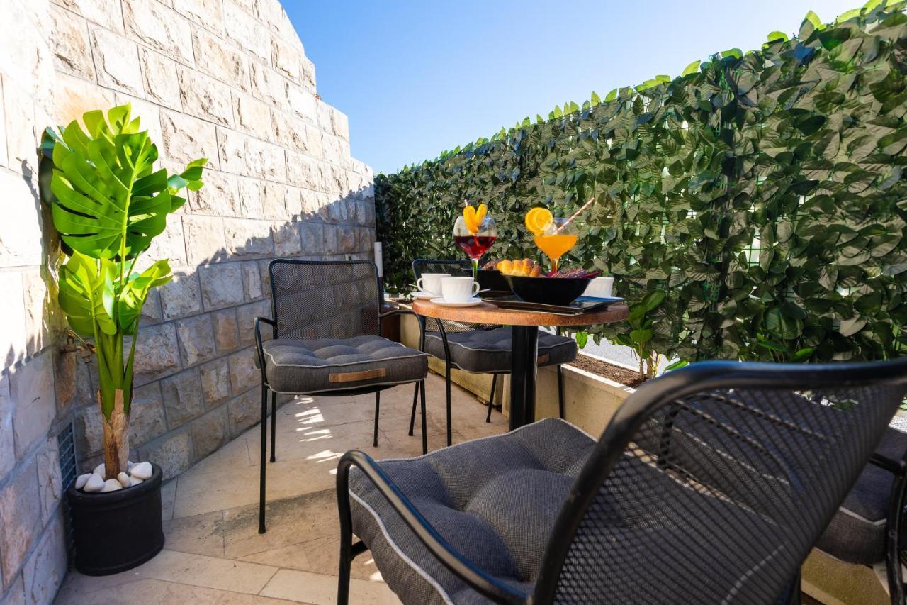 Apartment By The Way Hot Tub And Free Parking دوبروفينك المظهر الخارجي الصورة
